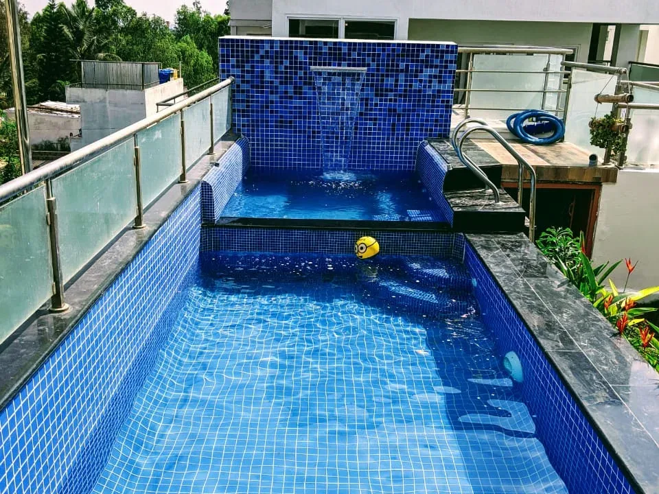 Swimming pool at Rajeev Residence